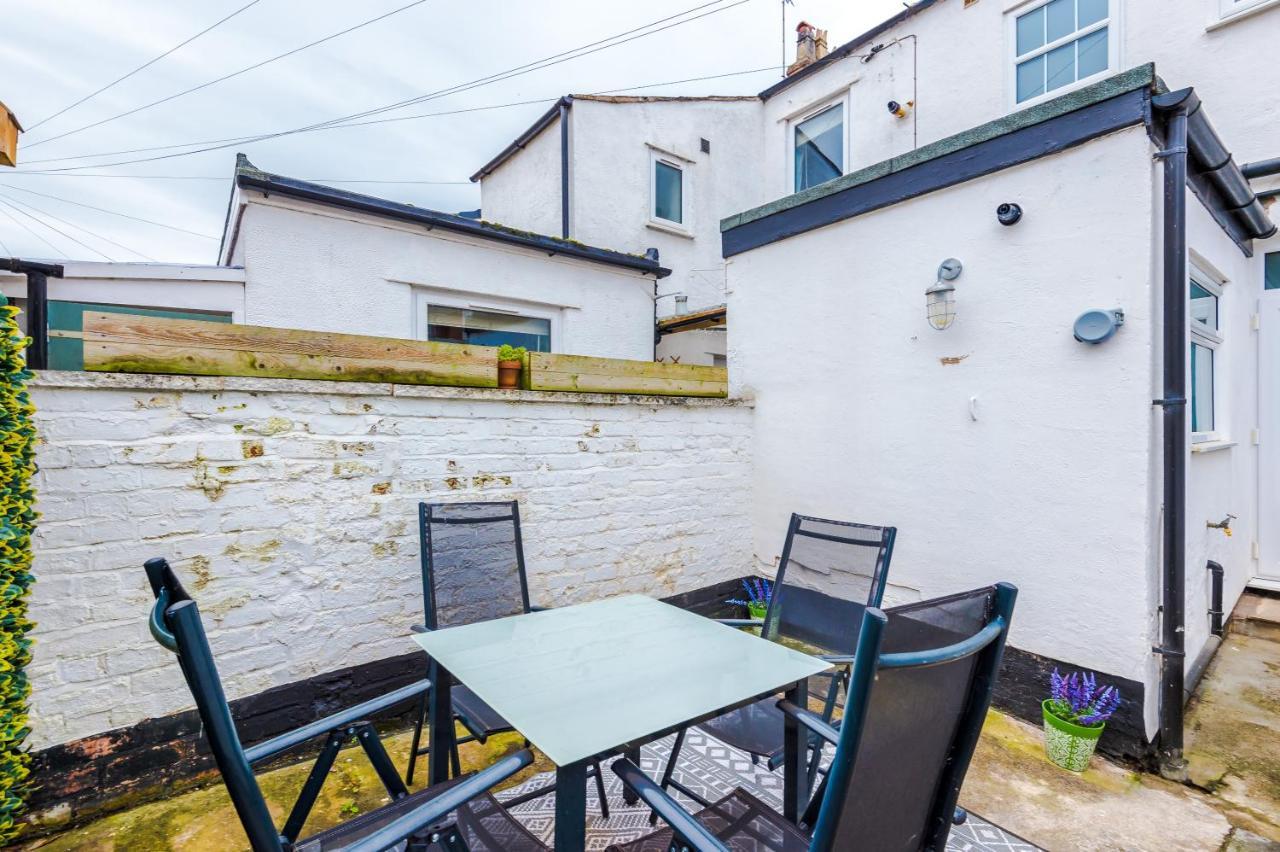 New! Gorgeous 2-Bed Home In Chester City Centre By 53 Degrees Property - Incredible Location, Ideal For Small Groups - Sleeps 6! Luaran gambar