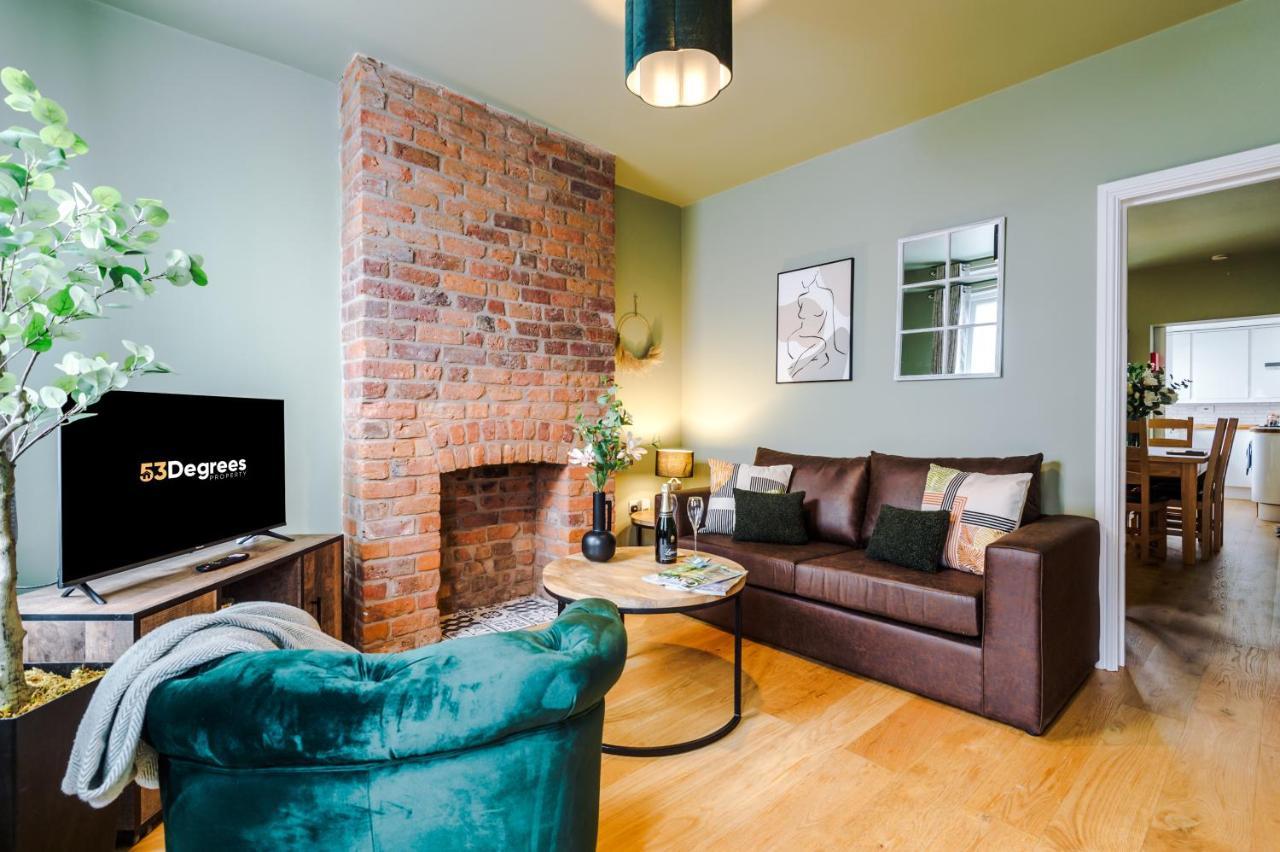 New! Gorgeous 2-Bed Home In Chester City Centre By 53 Degrees Property - Incredible Location, Ideal For Small Groups - Sleeps 6! Luaran gambar