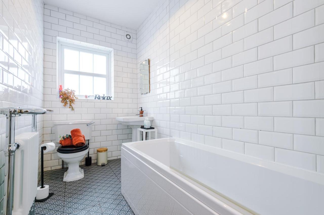 New! Gorgeous 2-Bed Home In Chester City Centre By 53 Degrees Property - Incredible Location, Ideal For Small Groups - Sleeps 6! Luaran gambar